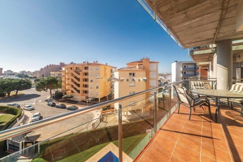 Apartamento En Roses Con Parking Y Piscina Apartment Екстериор снимка