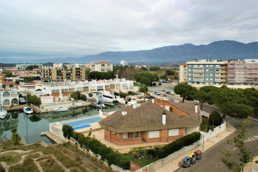 Apartamento En Roses Con Parking Y Piscina Apartment Екстериор снимка